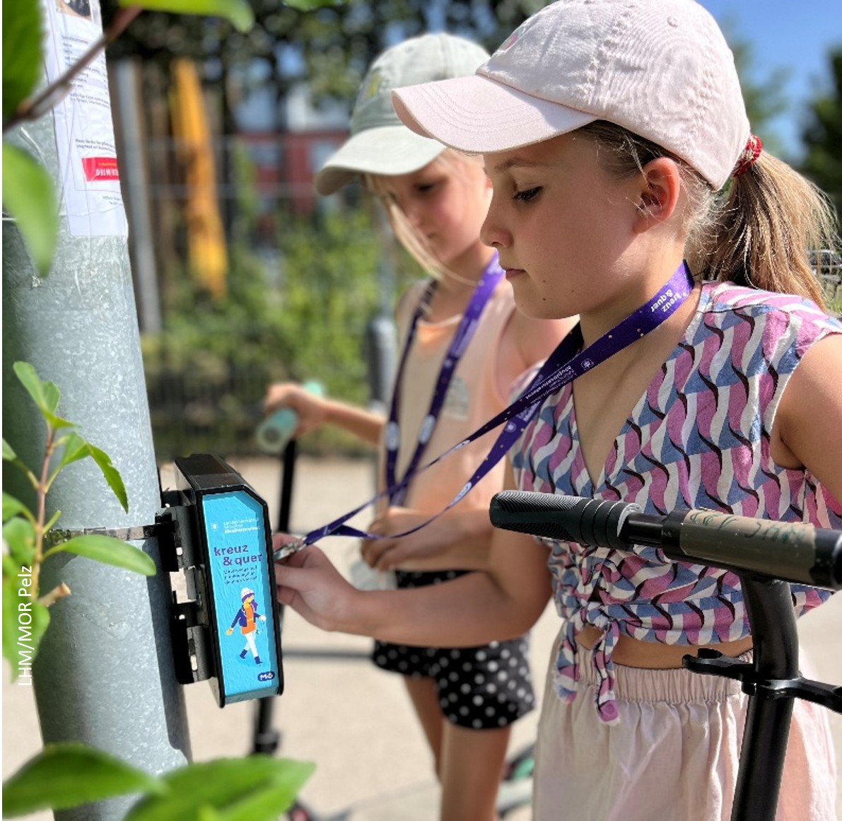 Domagpark Sommerspiel Kinder sammeln Punkte an Punktebox mit Karte